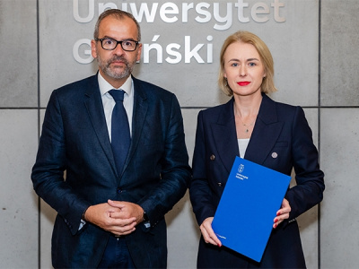 Prof. Piotr Stepnowski, Rektor UG, oraz prof. Sylwia Mrozowska, Prorektor ds. Współpracy i Rozwoju UG