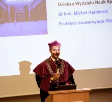 fot. 9 Przemówienie Dziekana WNS, dra hab. Michała Harciarka, prof. UG