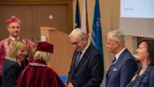 fot. 23 Wręczenie Medali 50-lecia UG