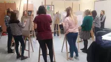 interesujące i rozwijające dla studentów pedagogiki zajęcia plastyczne