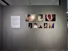 Prezentacja fotografii na wystawie - Sandra Cwintal