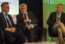 sir Dermot Turing, prof. Jacek Tebinka, David Kenyon podczas panelu dyskusyjnego