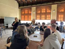 Studenci politologii prowadzili warsztaty dla uczniów II LO w Sopocie