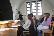 Wizyta studentów dziennikarstwa w synagodze