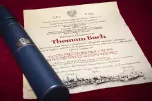 Tytuł nadania doktora honoris causa dr. Thomasowi Bachowi