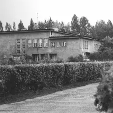 Budynek Instytutu przy ulicy Krzywoustego 19 (1985).